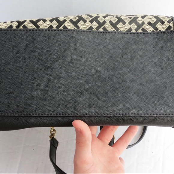 Tommy Hilfiger Monogram Tote - Picture 6 of 6